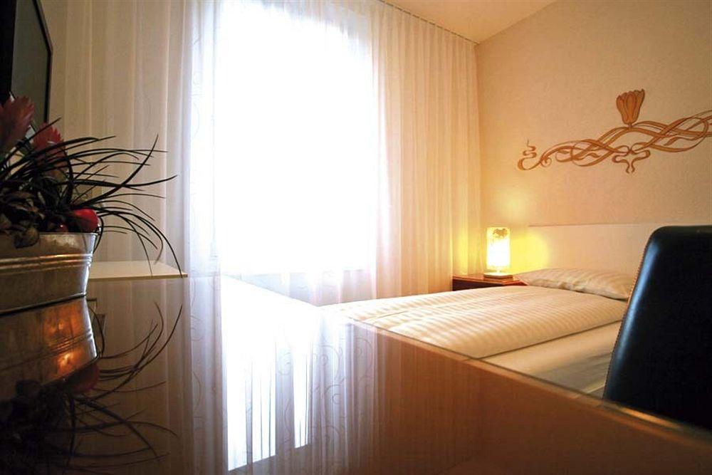 Swiss Star Marc Aurel - Self Check-In Apartment Zurich Bagian luar foto